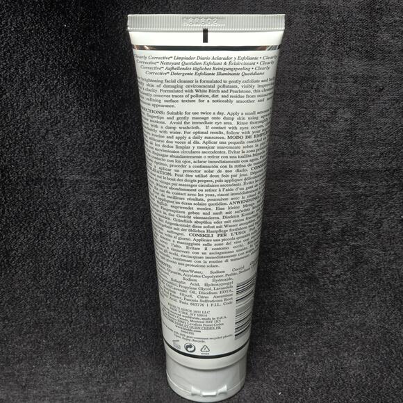 Kiehl's Clearly Corrective Brightening & Exfoliating Daily Cleanser 5 oz. - Picture 3 of 5